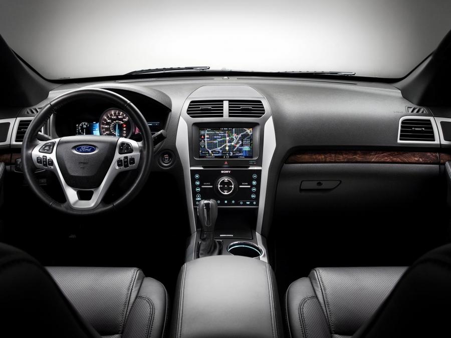  Ford Explorer 2010 года  (фото 15 из 30)